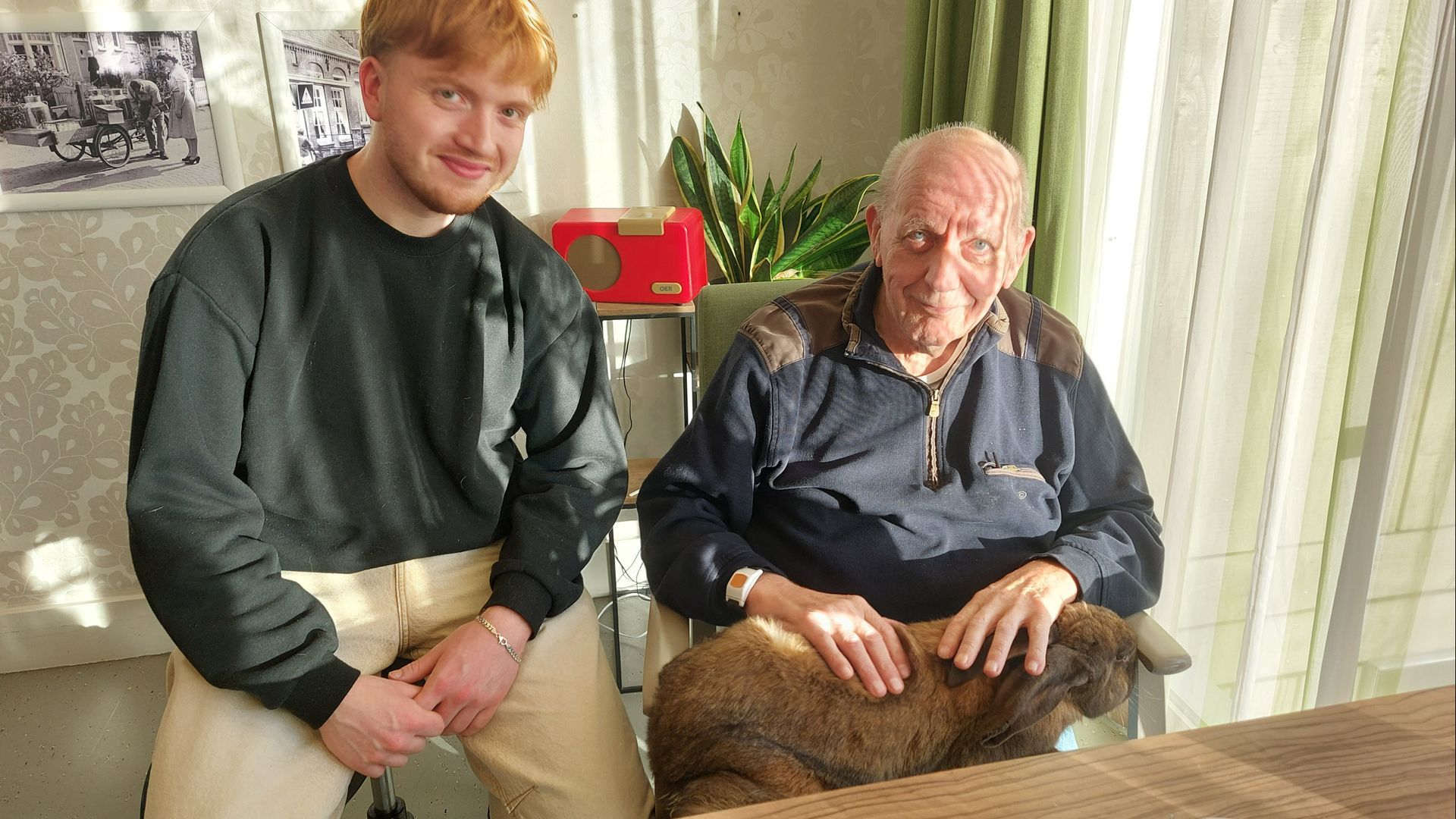 Beestjes van de Kinderboerderij op bezoek bij Marga Klompé